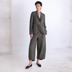 Ruti Classic Linen Blazer in Olive